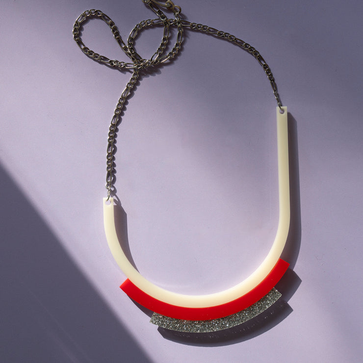 Long Red Necklace - Modernismo