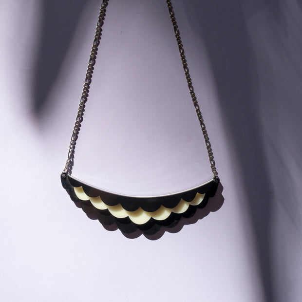 Scalloped Necklace - Frilled